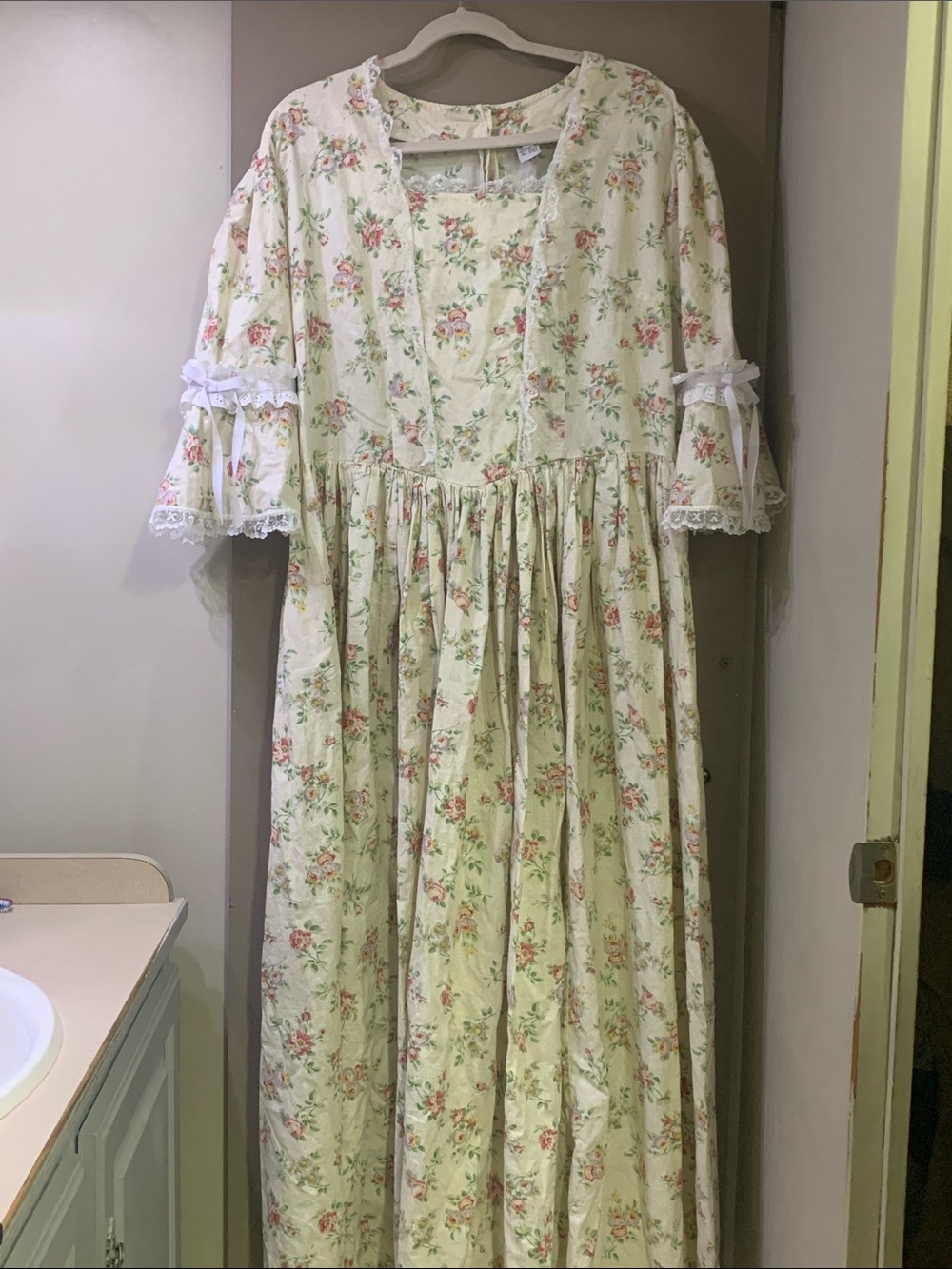Vintage Cream Floral dress with Pink and Green Accents